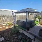 펜션 With Garden And Close To 라테스트드뷔크