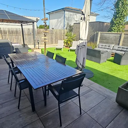 With Garden And Close To Feriehus *